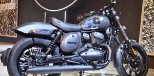 Yezdi Roadster 2025 का शानदार फ्रंट लुक